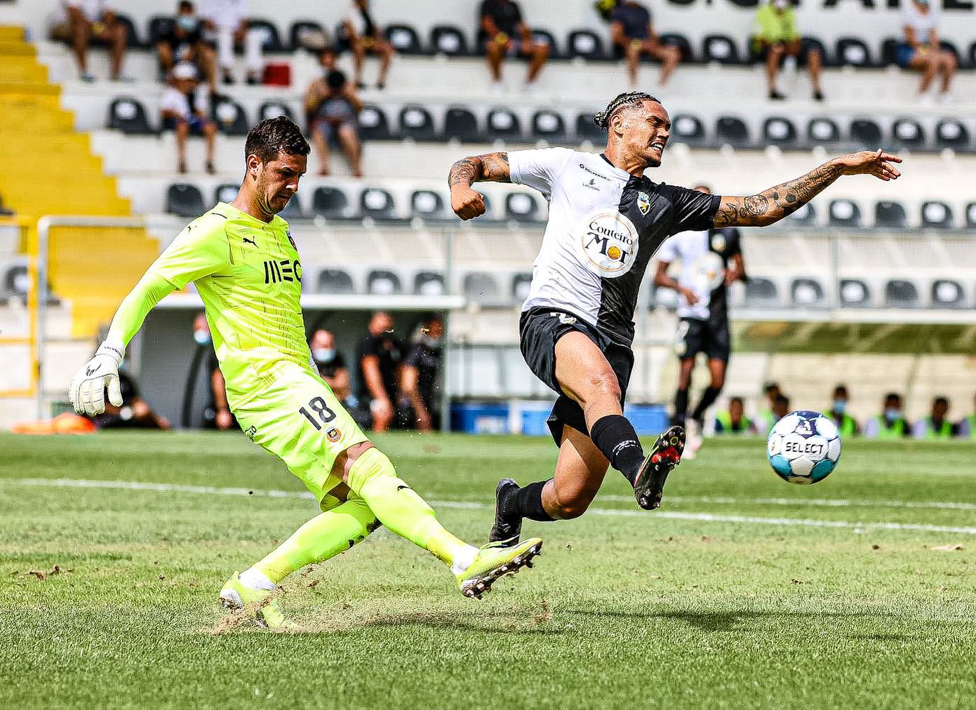 Sul Informação - Farense: São Luís interditado devido ao mau estado do relvado