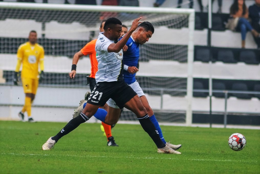 Sul Informação - Farense segura liderança com golaço de Bandarra