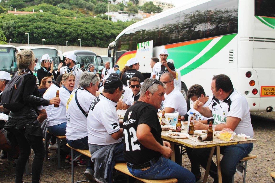 Sul Informação - Milhares de adeptos do Farense já fazem a festa no Jamor