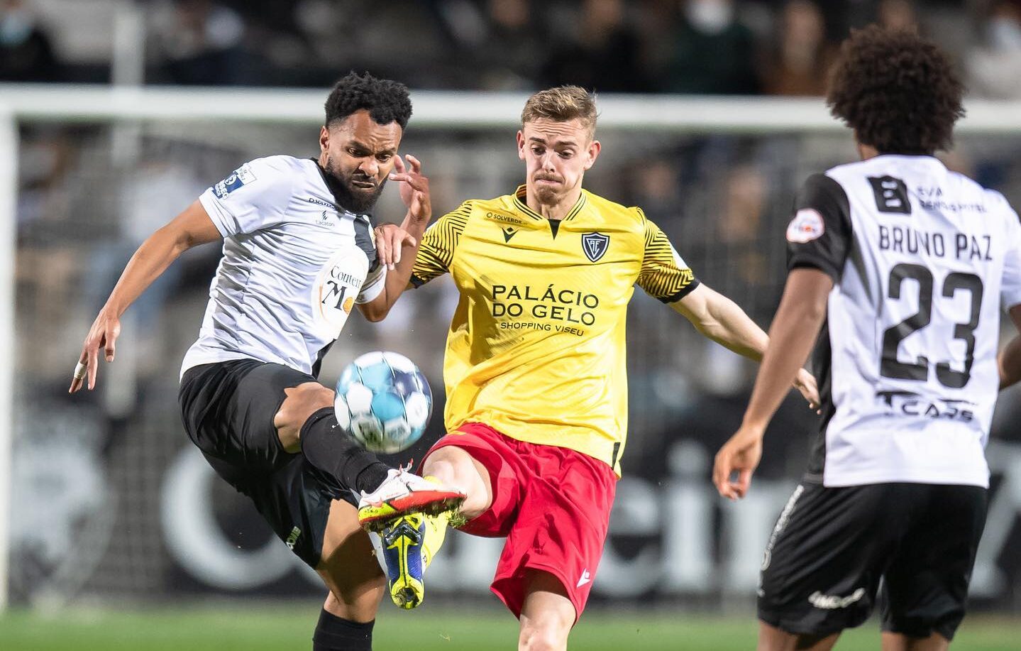 Sul Informação - Farense reduzido a 10 empata frente ao Académico de Viseu