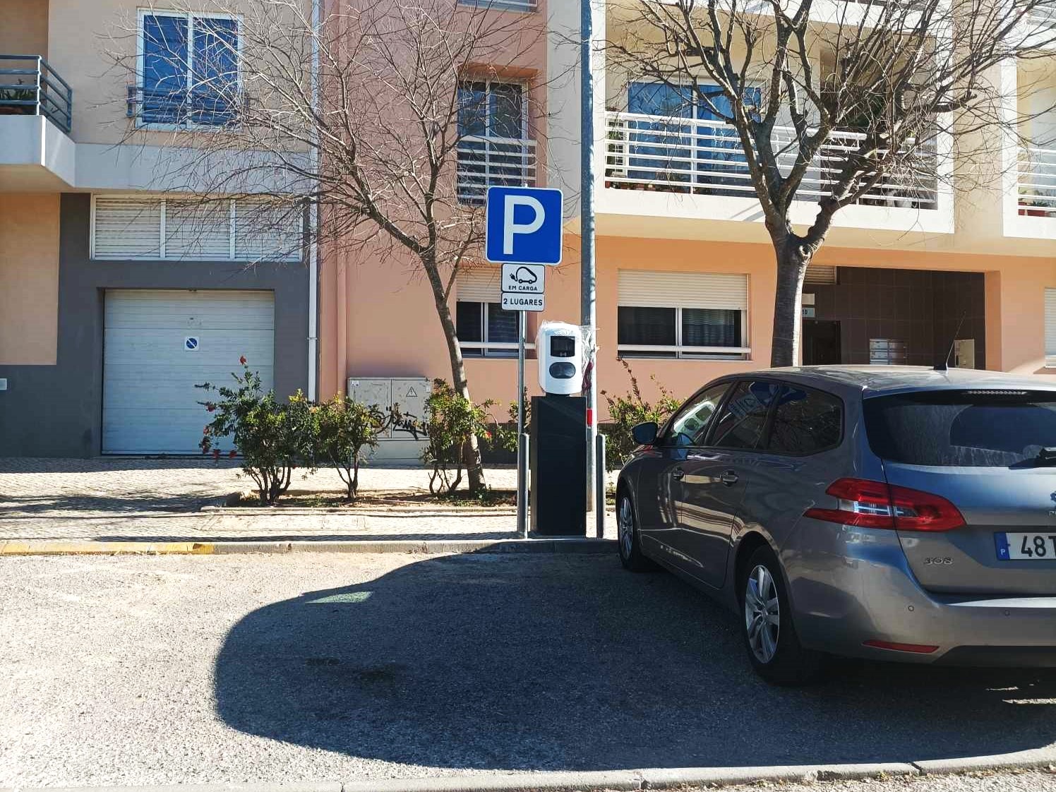 Sul Informação - Faro vai ter rede de postos de carregamento de veículos elétricos