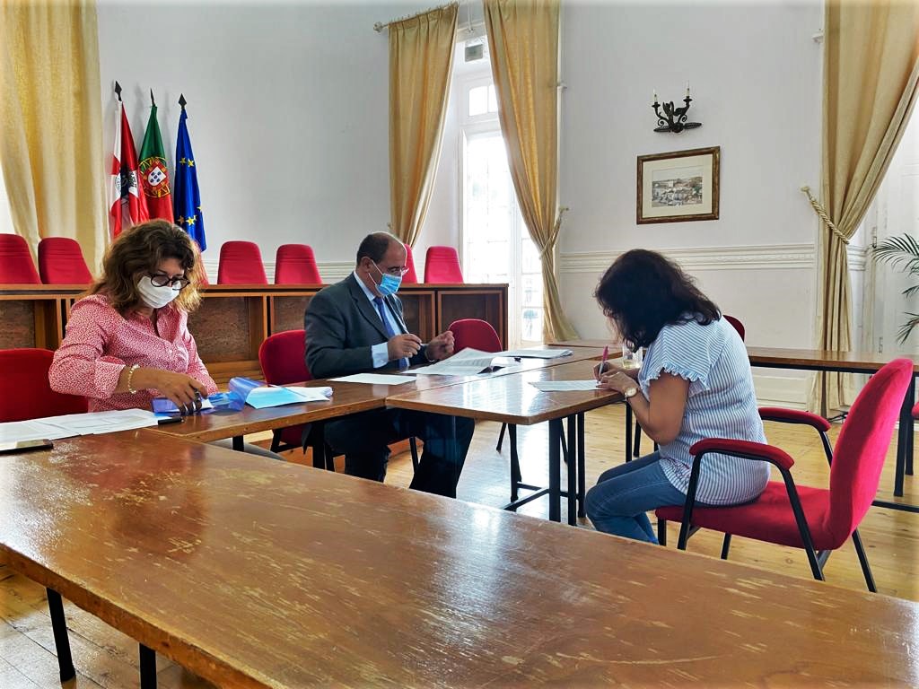 Sul Informação - Faro contrata 17 assistentes operacionais para ano letivo de desafios