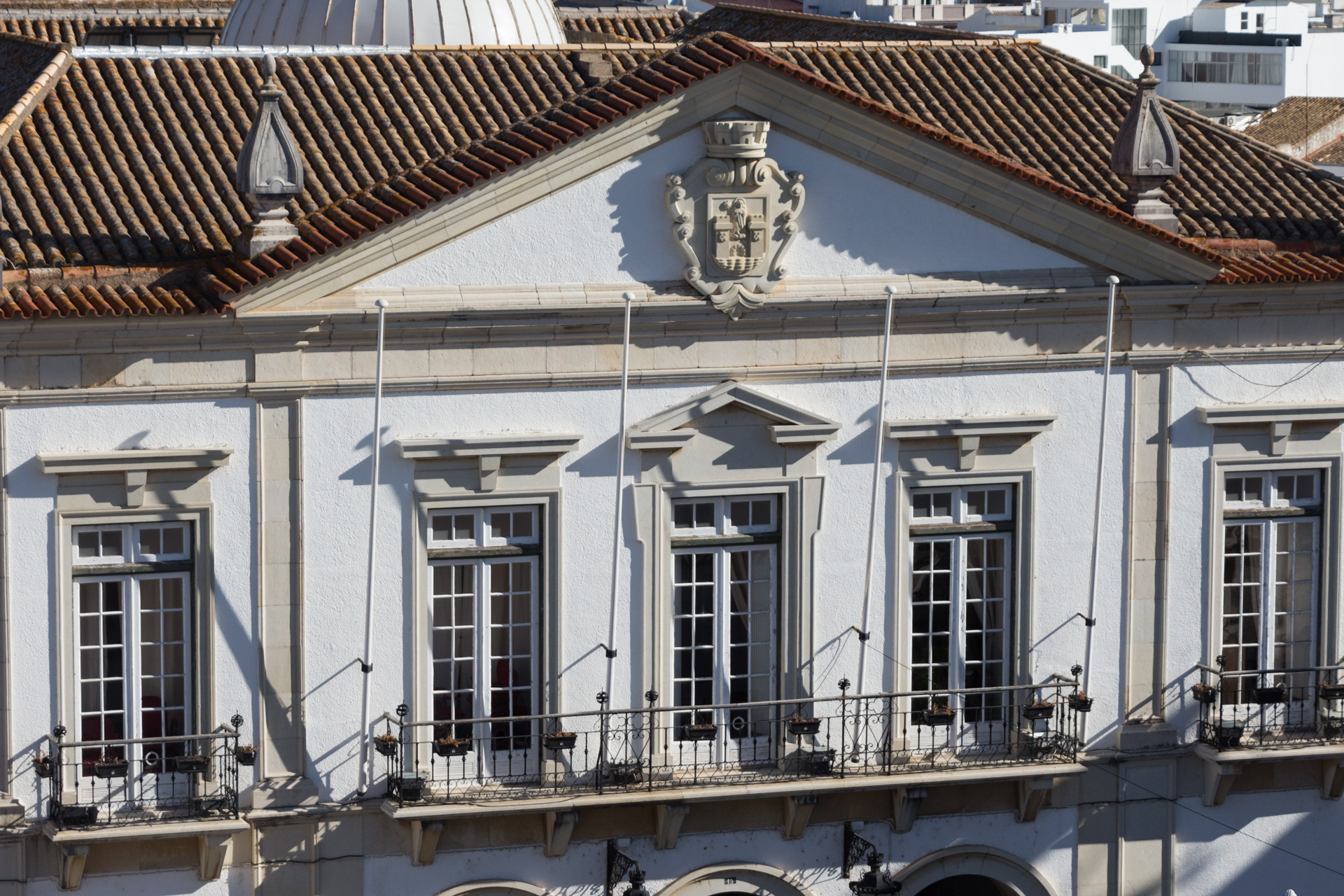 Sul Informação - Câmara de Faro dá 16 bolsas de estudo a alunos do secundário e universidade