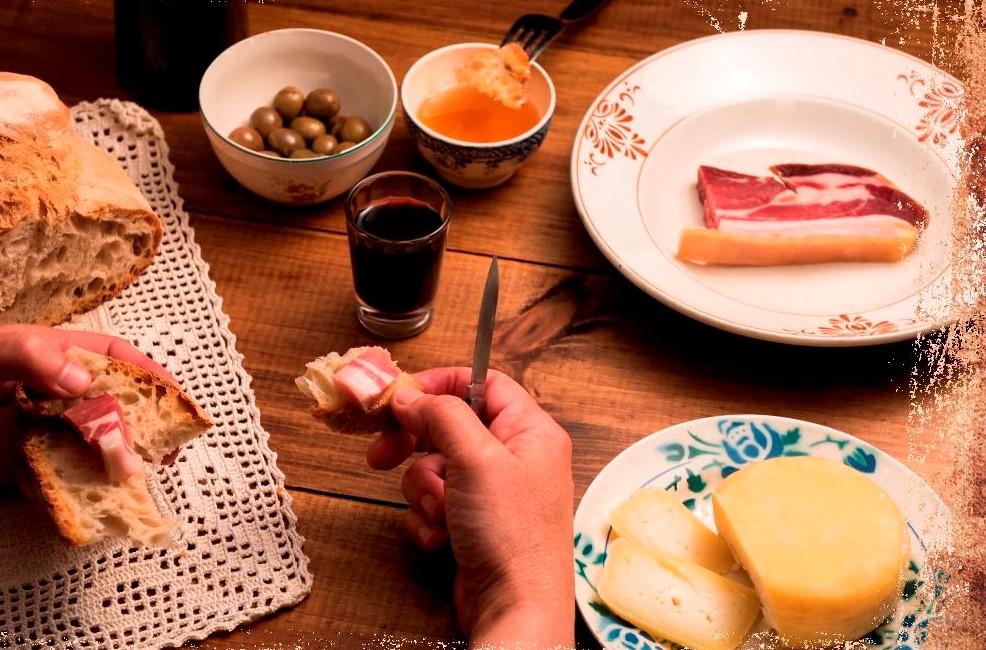 Sul Informação - Feira do Mel, Queijo e Pão dá a provar «o melhor dos produtos tradicionais» de Mértola