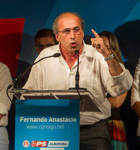 Sul Informação - Vandalizada a sede de candidatura de Fernando Anastácio em Albufeira