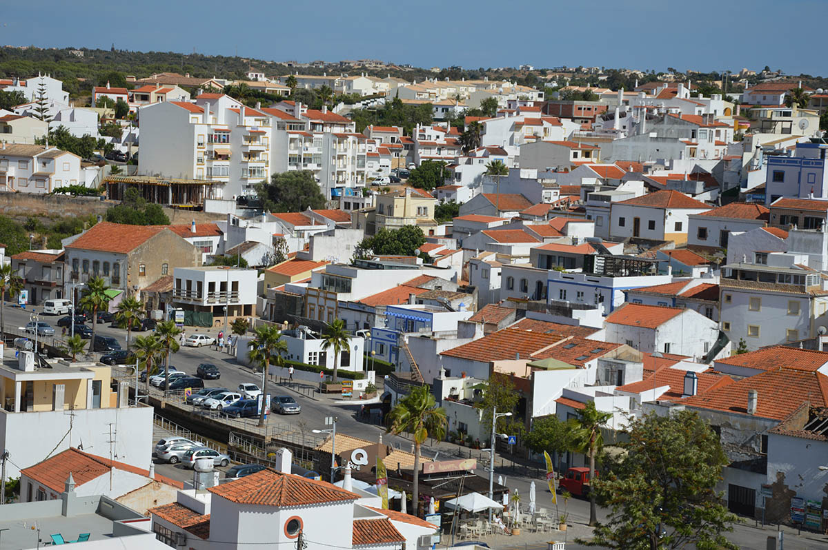Sul Informação - Ferragudo cancela Artenata, Banho de Mar e Feira das Velharias
