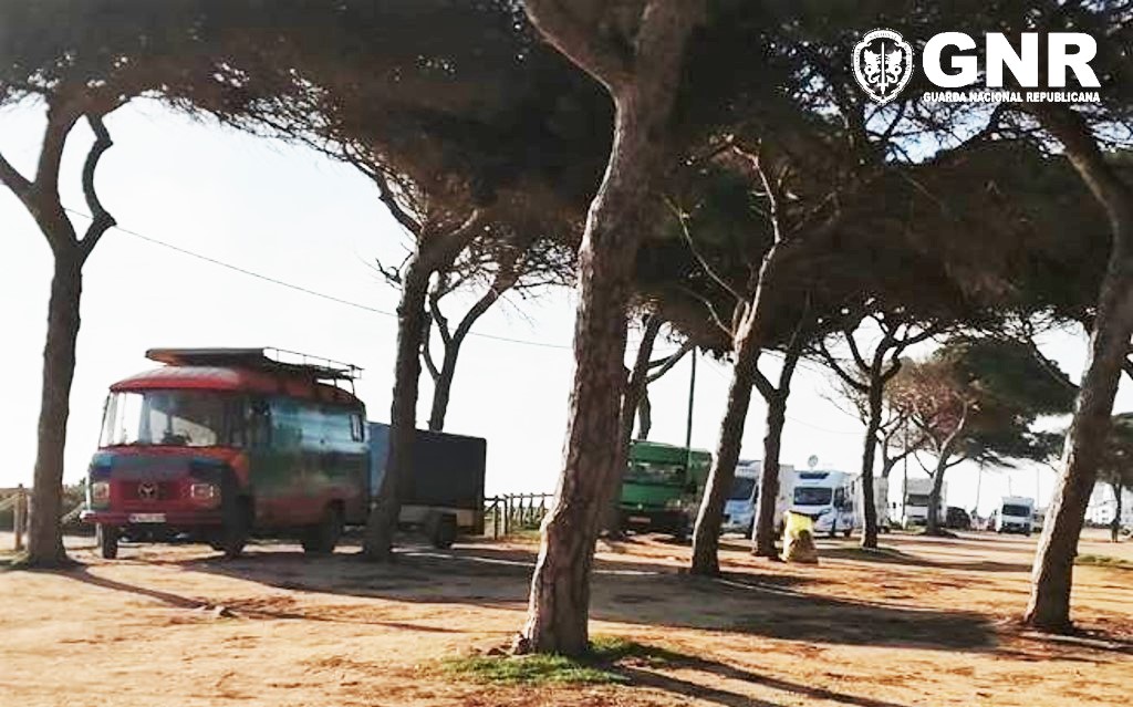 Sul Informação - GNR deteta 30 infrações por caravanismo e campismo ilegal no Forte Novo, Trafal e Loulé Velho