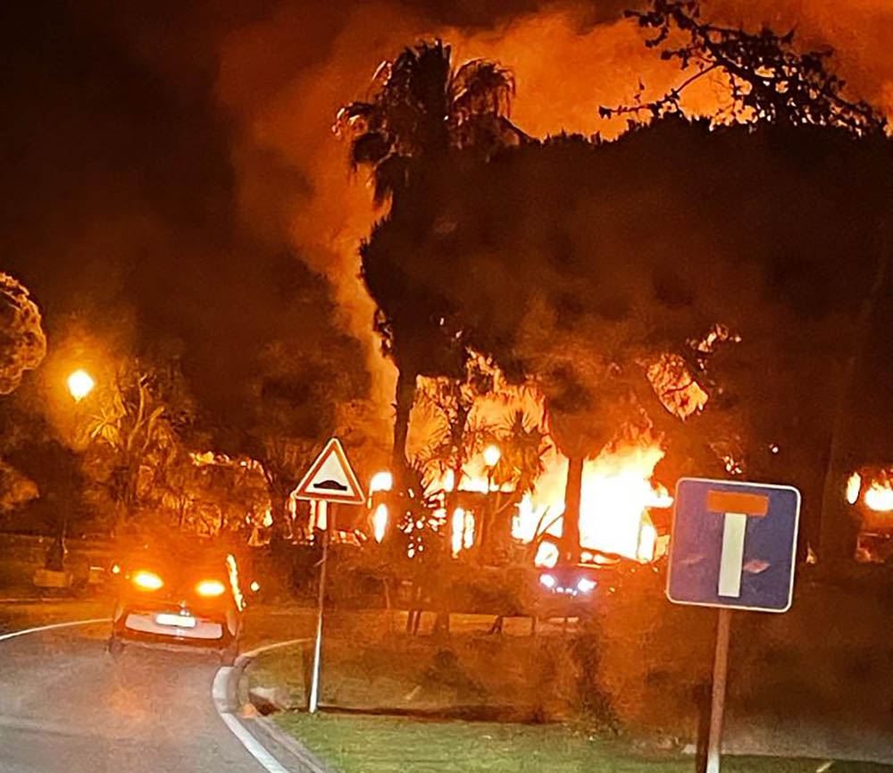 Sul Informação - Incêndio consome casa de madeira na Quinta do Lago