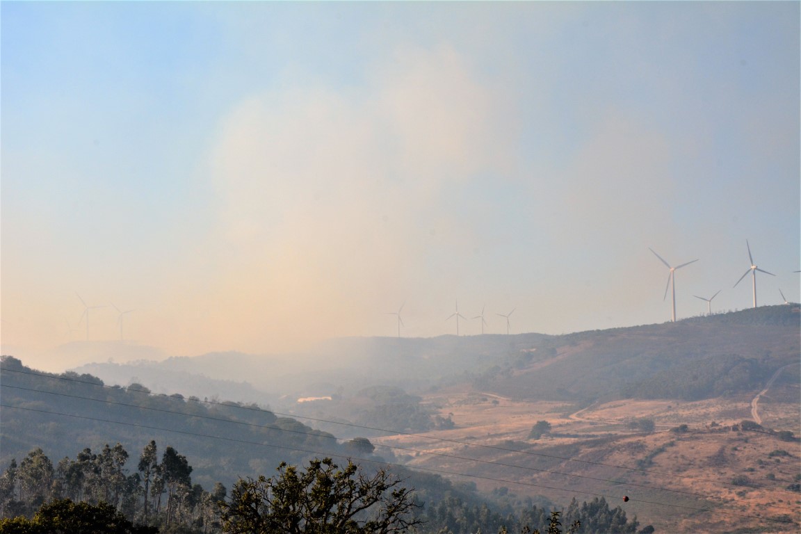 Sul Informação - Ainda vêm aí «dias difíceis» no combate ao incêndio de Aljezur, Vila do Bispo e Lagos
