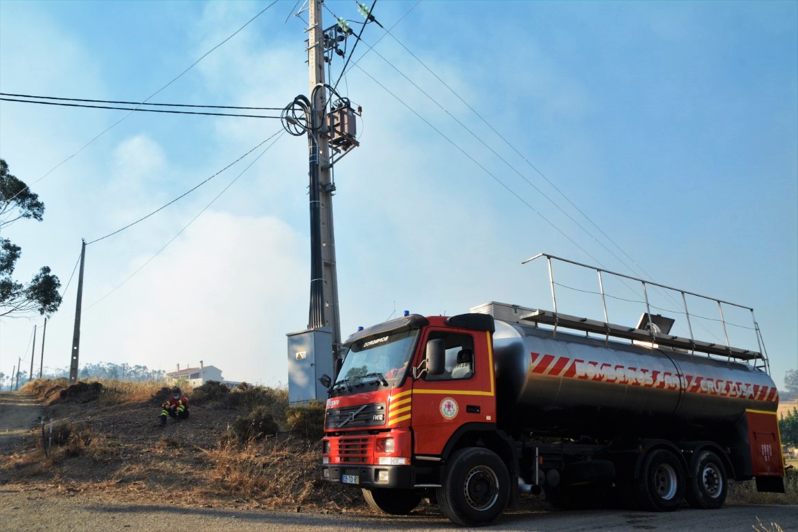 Sul Informação - Ainda vêm aí «dias difíceis» no combate ao incêndio de Aljezur, Vila do Bispo e Lagos
