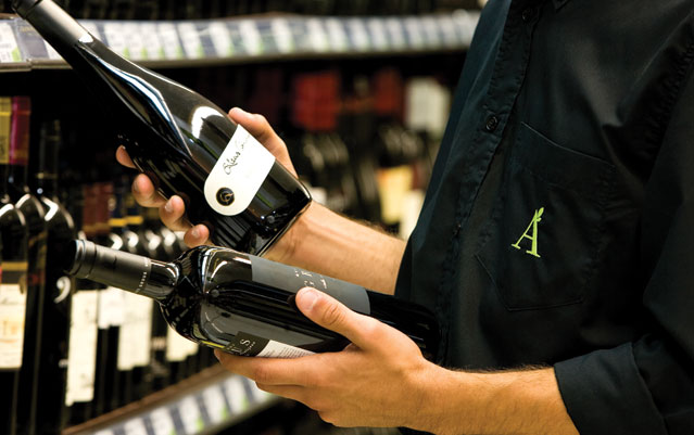 Sul Informação - Garrafeiras dos supermercados Apolónia premiadas como as melhores do ano pela Revista de Vinhos