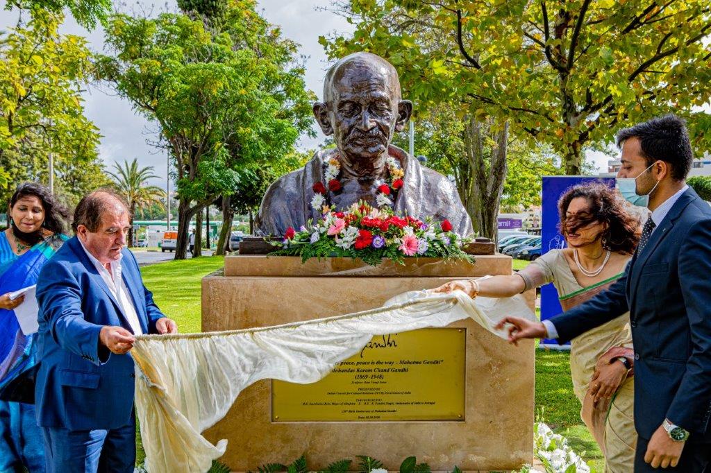 Sul Informação - Gandhi estreia novo “Jardim dos Ilustres” em Albufeira
