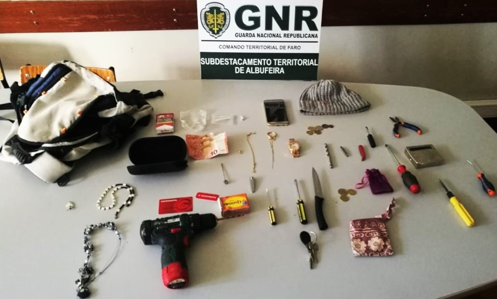 Sul Informação - Detido assaltante de casa em Albufeira