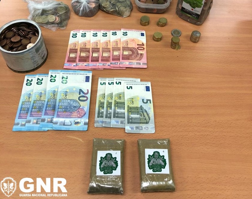 Sul Informação - Parchal: Homem fugiu da polícia, atirou droga pela janela…mas acabou detido