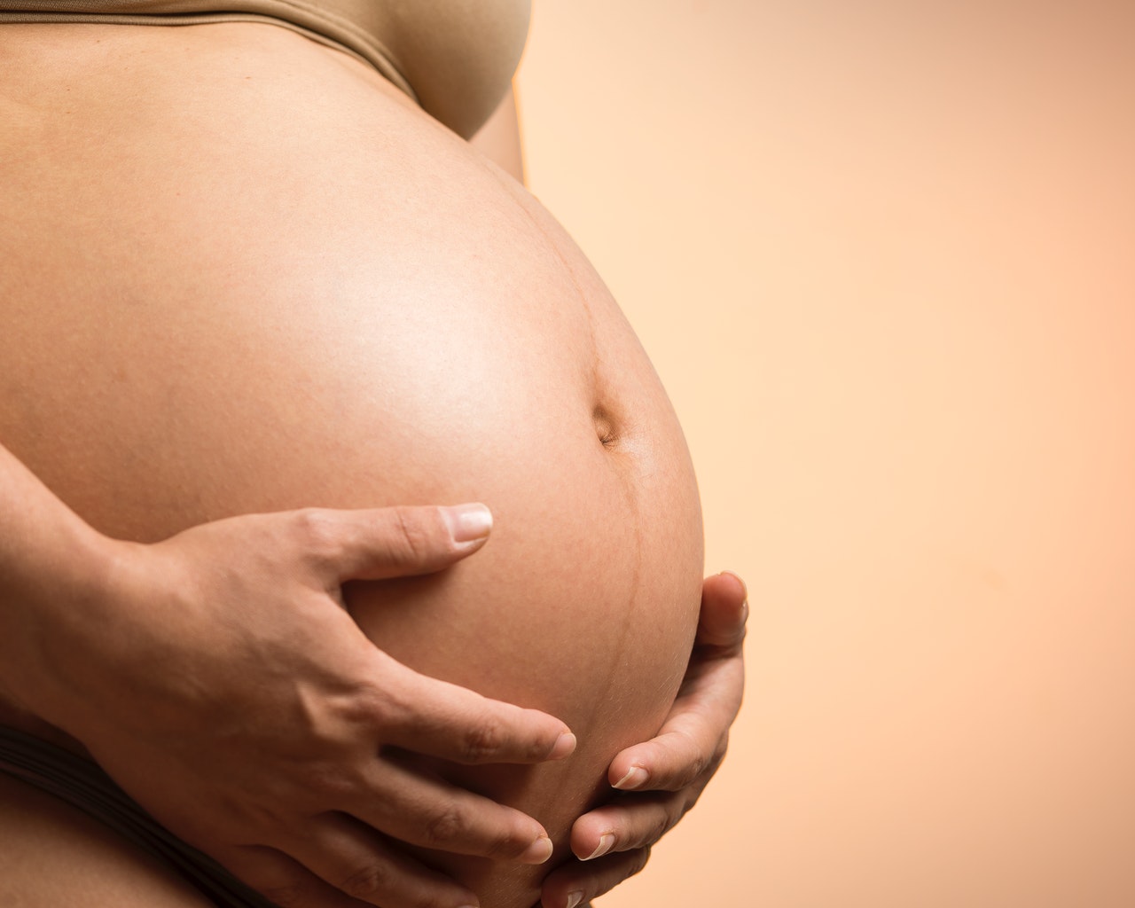 Sul Informação - DGS autoriza acompanhante no parto só para mulheres sem Covid-19