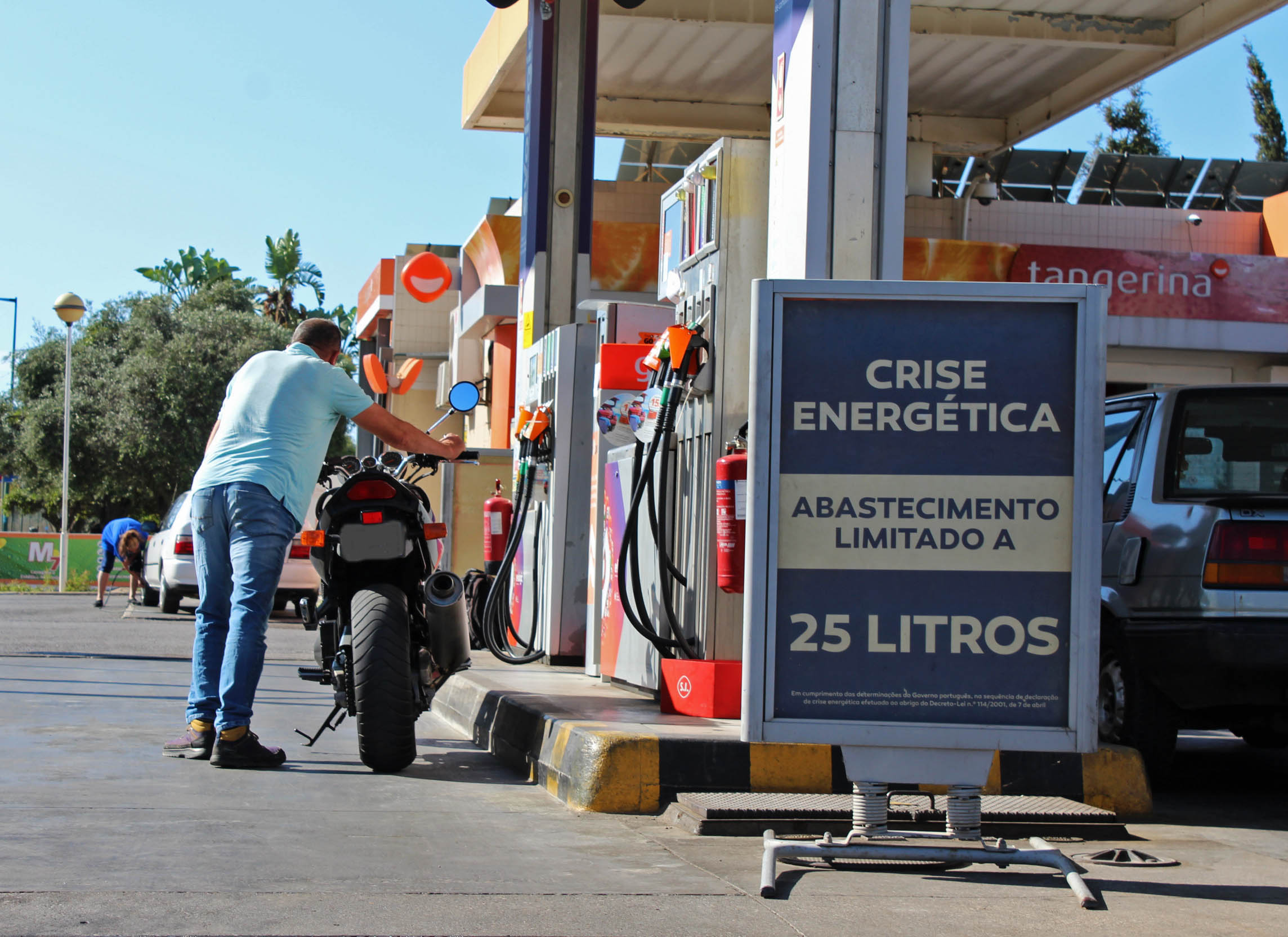Sul Informação - Greve arranca sem filas, mas com postos da REPA esgotados