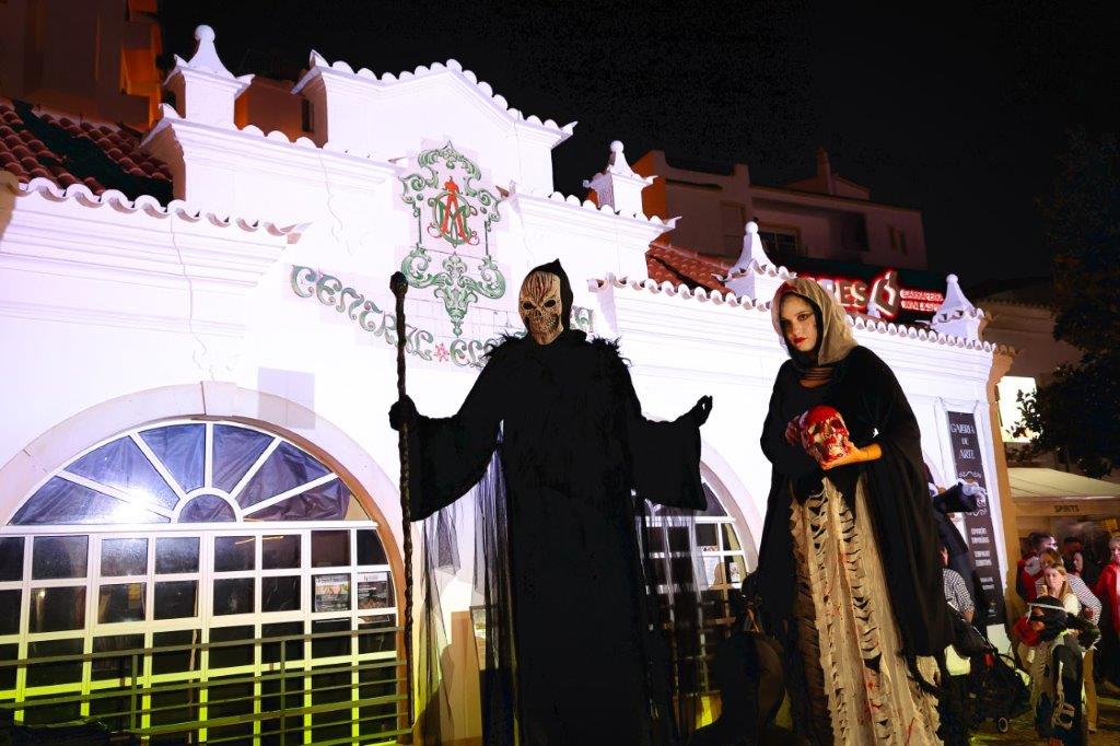 Sul Informação - Milhares celebraram Halloween em Albufeira