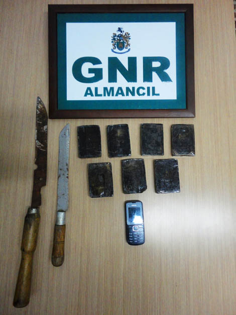 Sul Informação - GNR apanha 2773 doses de haxixe a homem que traficava em estaleiro abandonado na Quinta do Lago