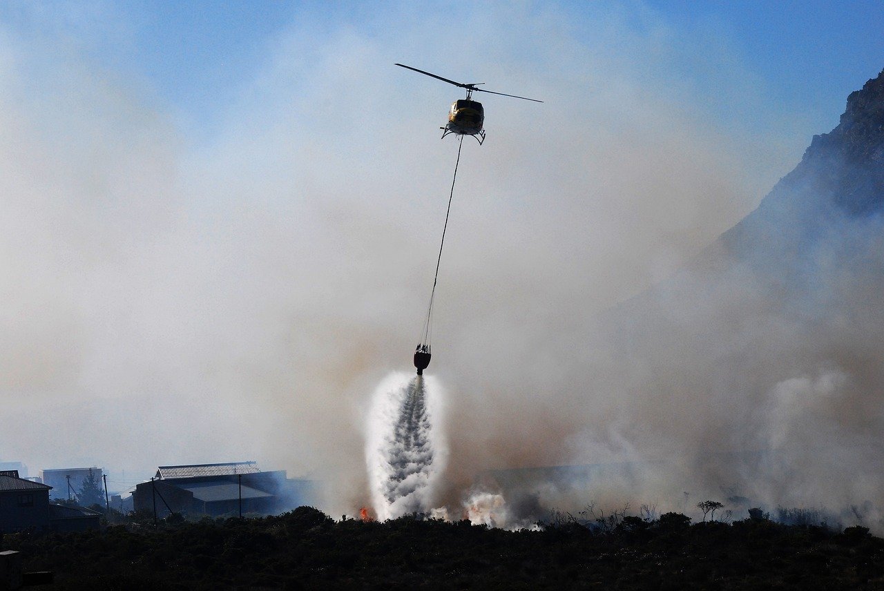 Sul Informação - Incêndio de São Teotónio é o que mobiliza mais meios em todo o país