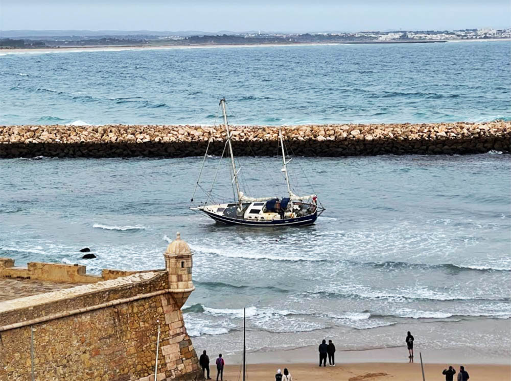 Sul Informação - Barra marítima de Lagos condicionada devido ao assoreamento no canal de navegação