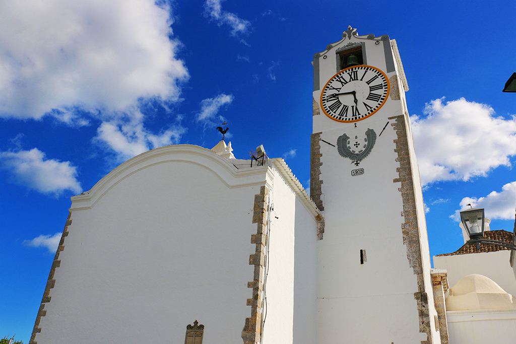Sul Informação - Igreja de Santa Maria do Castelo de Tavira está entre os locais turísticos mais atrativos do mundo