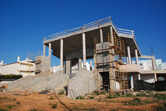 Sul Informação - Renúncias quaresmais dos algarvios ajudam à construção de igreja na Pedra Mourinha