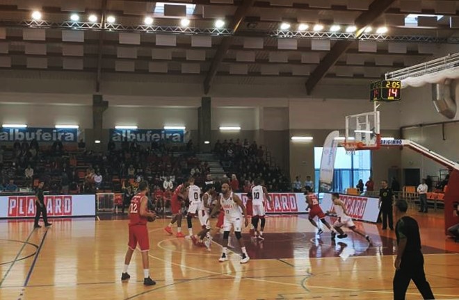 Sul Informação - Imortal perde com o Benfica na Liga de Basquetebol