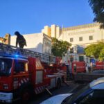 Sul Informação - Cobertura de prédio «ardeu na totalidade» na Baixa de Faro [com fotos]