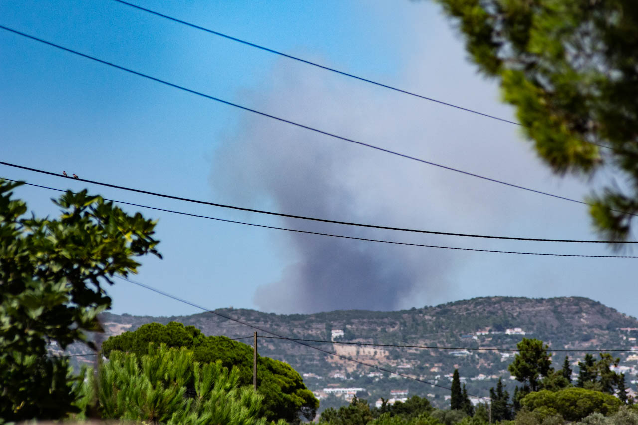 Sul Informação - Incêndio de Loulé reacendeu e já mobiliza 5 meios aéreos