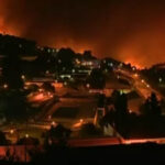 Sul Informação - Frente de fogo muito perto da vila de Monchique, já há casas a arder