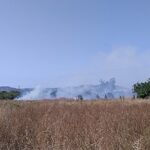 Sul Informação - Helicóptero ajuda a combater incêndio em zona de pasto seco no Patacão (com fotos)