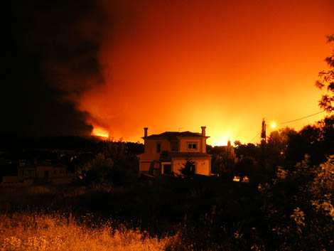 Sul Informação - Ainda não foi esta noite que o fogo acabou em São Brás de Alportel e Tavira