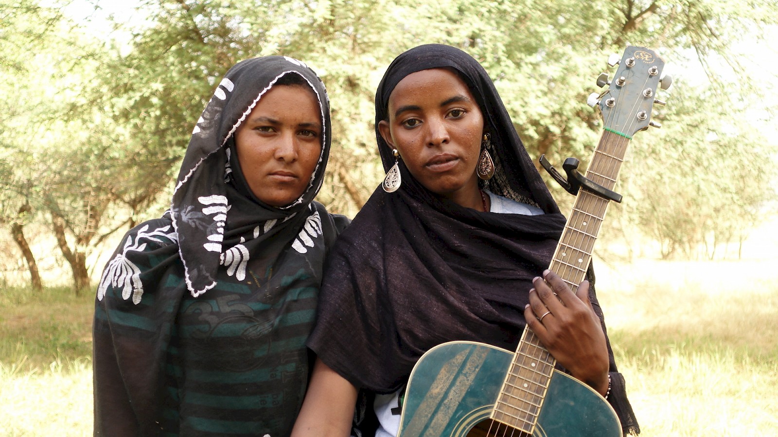 Sul Informação - Les Filles de Illighadad viajam desde aldeia no Níger até à aldeia de Santo Estêvão