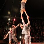 Sul Informação - Fotogaleria: Acrobacias áreas juntam-se à música para espetáculo de novo circo em Monchique