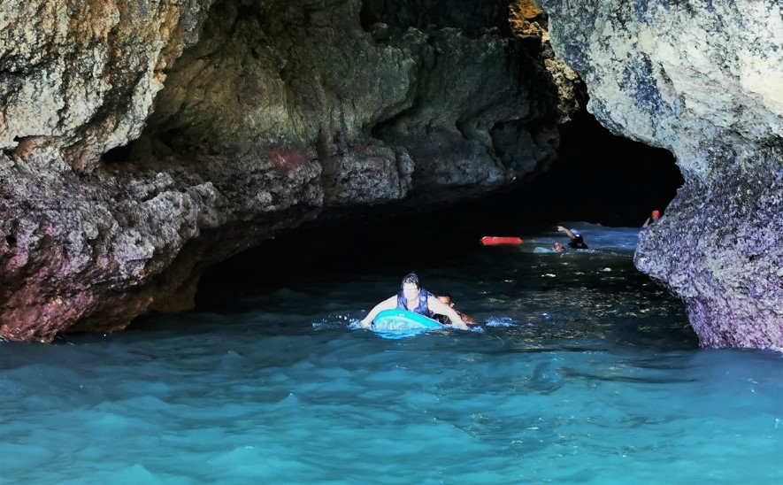 Sul Informação - 12 pessoas salvas do interior de uma gruta em Lagoa