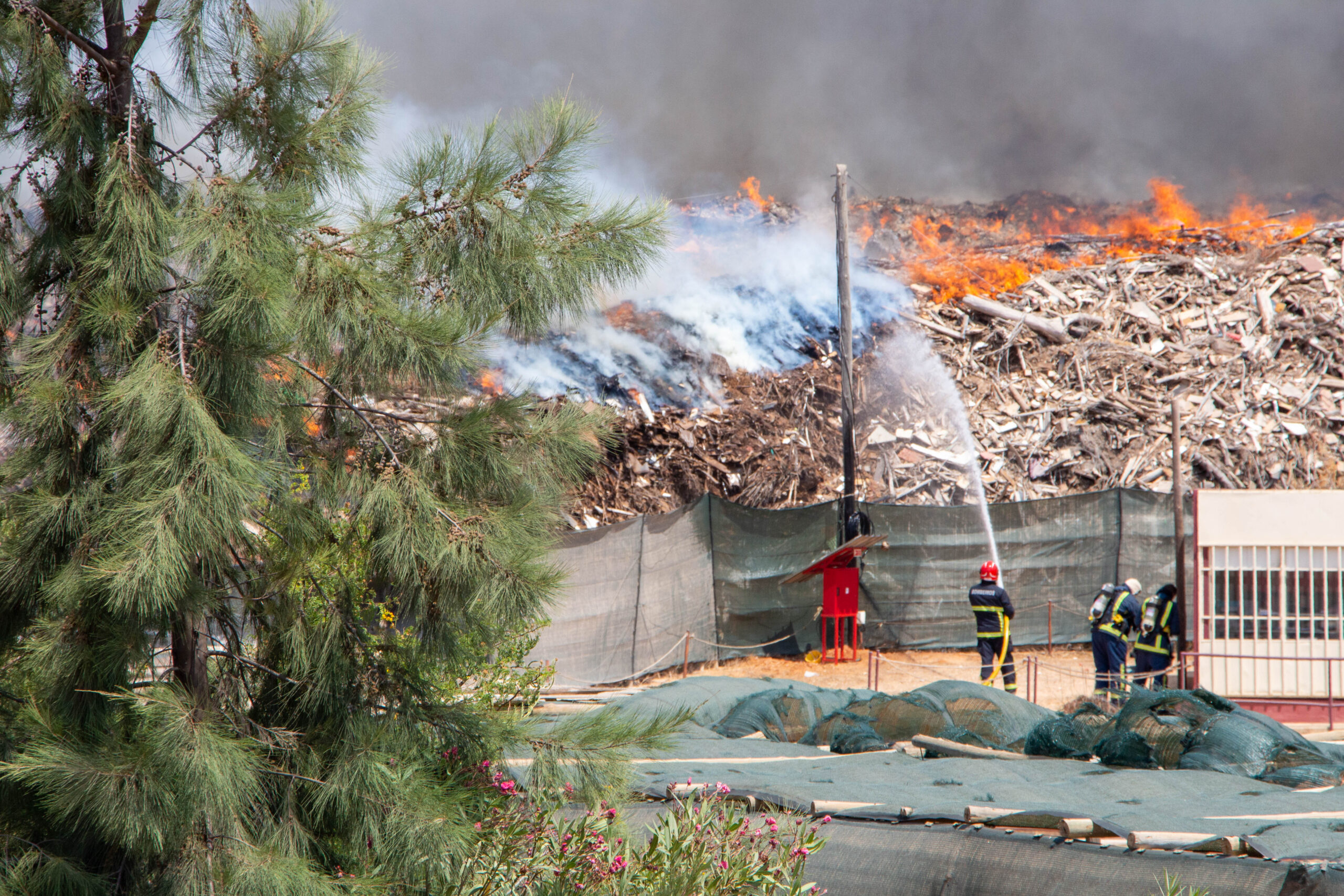 Sul Informação - CCDR suspende licença da “lixeira” de Vale da Venda depois do incêndio