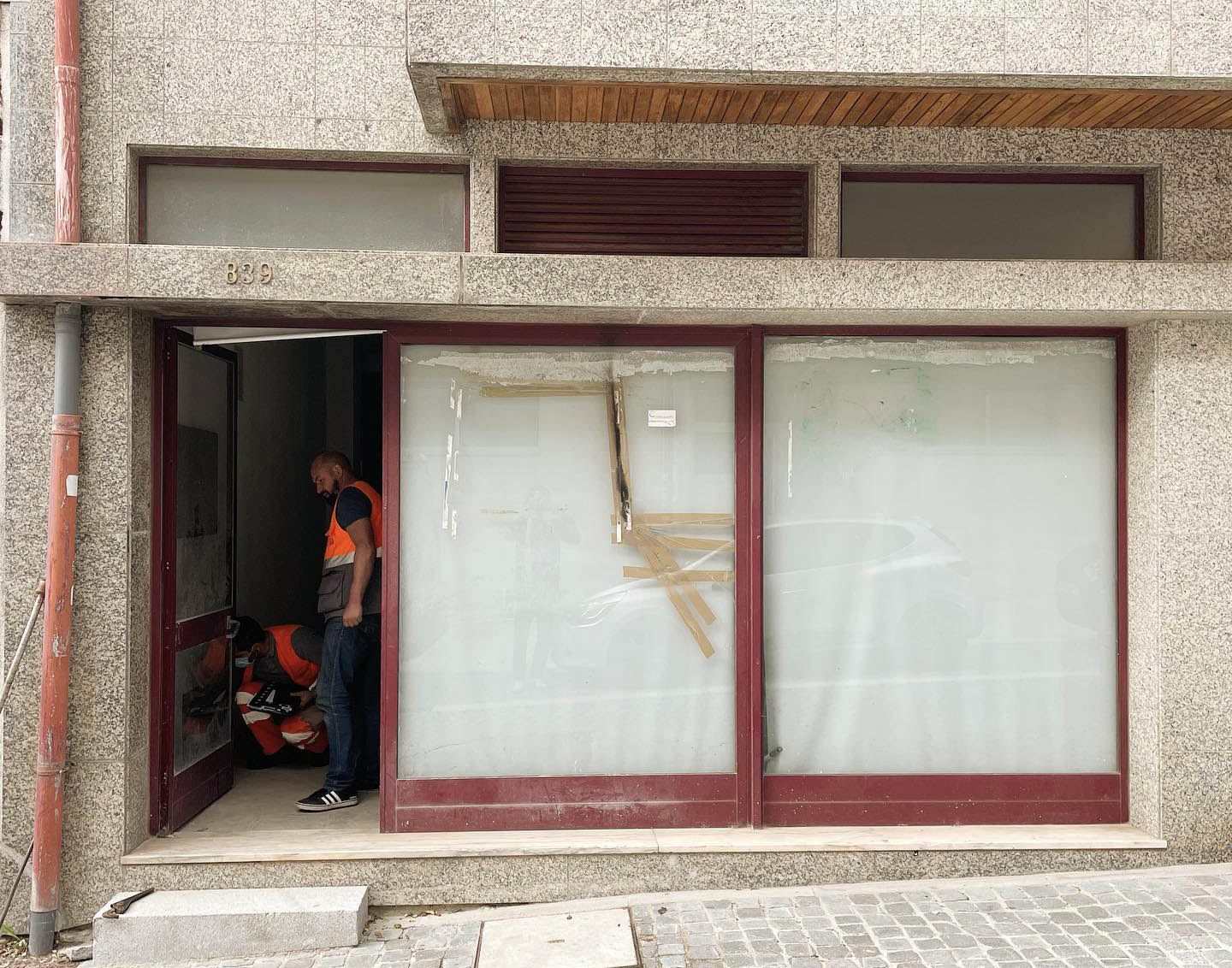 Sul Informação - Terrenos e imóveis de comércio e serviços vão poder servir para habitação sem alterar licença