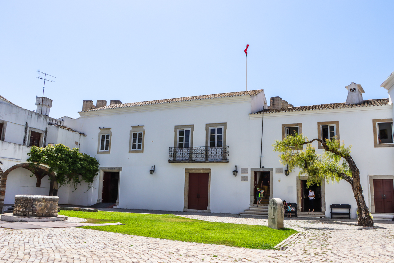 Sul Informação - “A Verdade de Quem Ama”, de Lígia Laginha, apresentado no Museu de Loulé