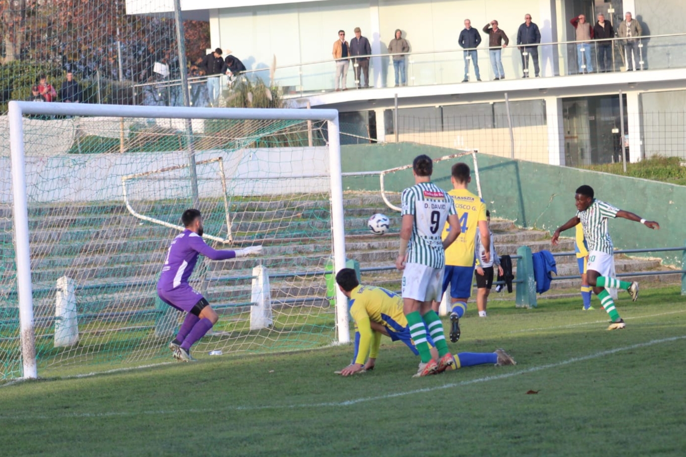 Sul Informação - Líder Lusitano de Évora soma terceira vitória seguida no Campeonato de Portugal