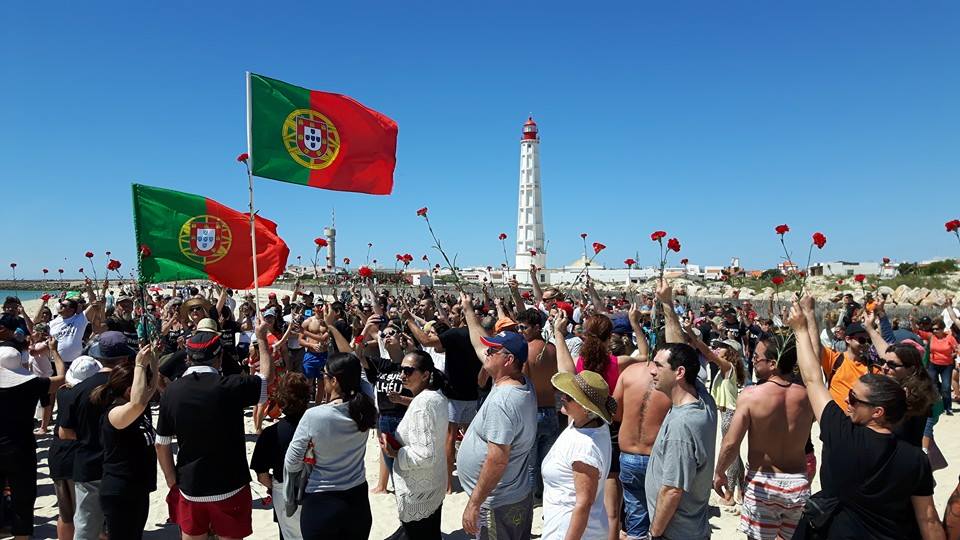 Sul Informação - “Ilhéus” do Farol fizeram SOS humano contra as demolições