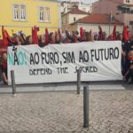 Sul Informação - Petróleo: Manifestação à porta, enquanto autarcas e associações eram ouvidas no Parlamento