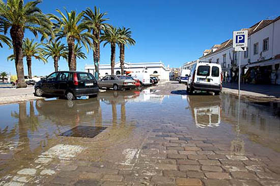 Sul Informação - Marés vivas podem inundar zonas baixas de Tavira e Ferragudo