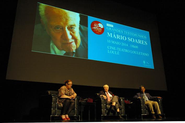Sul Informação - Mário Soares prevê «muitas surpresas» no mês de maio em Portugal e na Europa