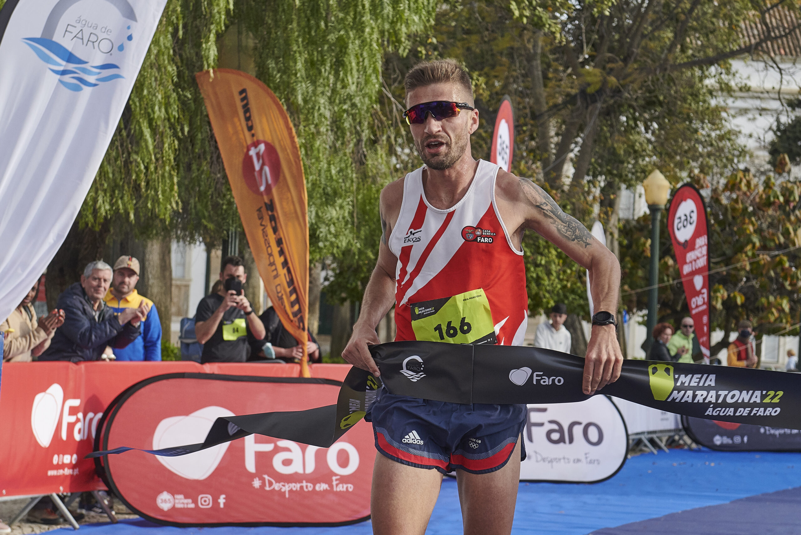 Sul Informação - João Fernandes e Patricia Serafim vencem 6ª Meia Maratona Água de Faro