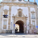 Sul Informação - A menina esteve à janela em Faro