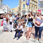 Sul Informação - A menina esteve à janela em Faro