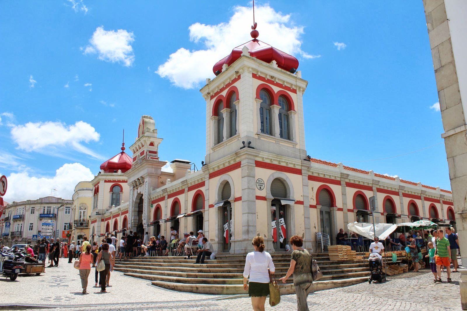 Sul Informação - Livro sobre a freguesia de S. Clemente apresentado na Biblioteca Municipal de Loulé
