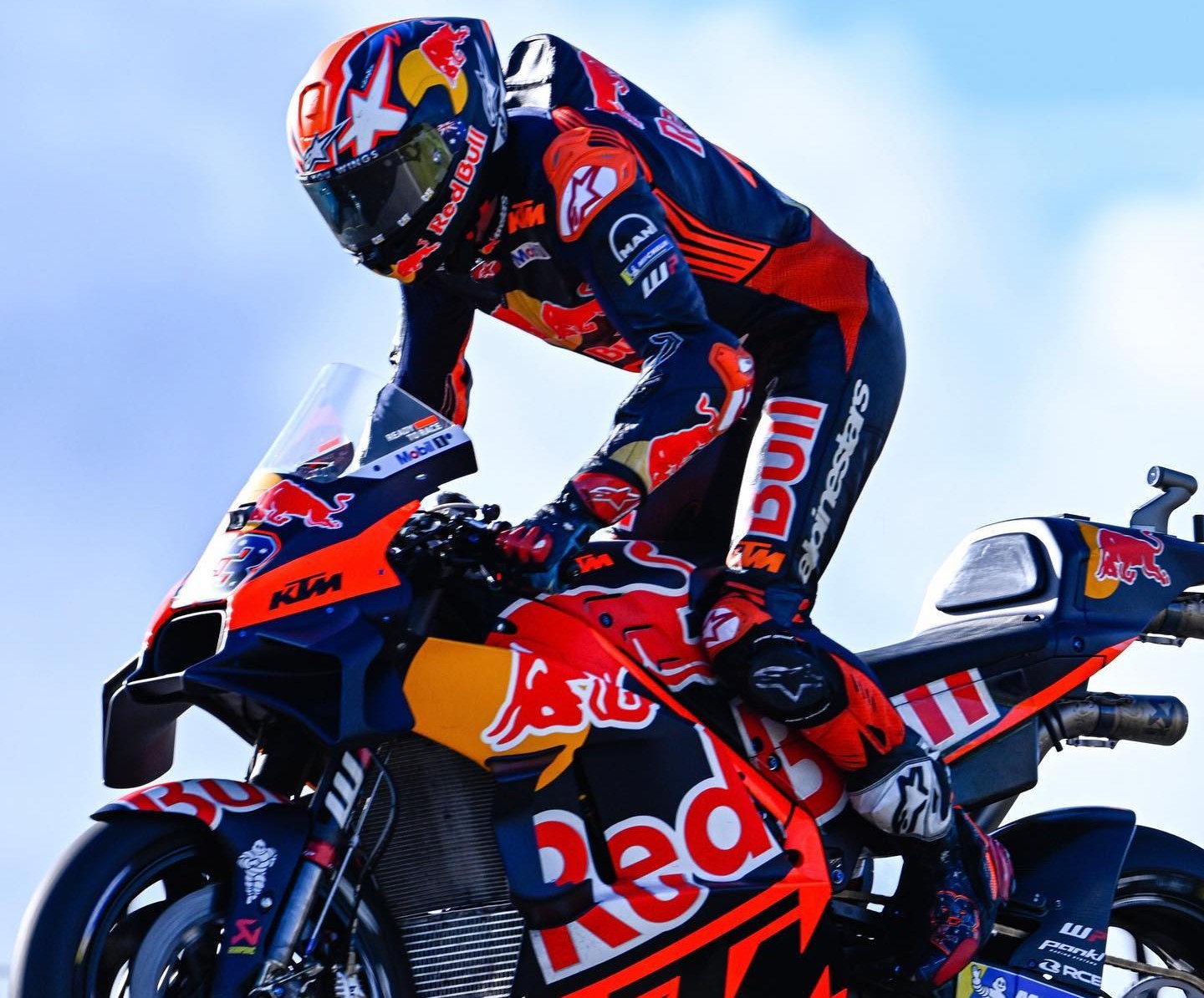 Sul Informação - MotoGP: Miguel Oliveira em 19º nos treinos livres, Espargaró transportado para o hospital