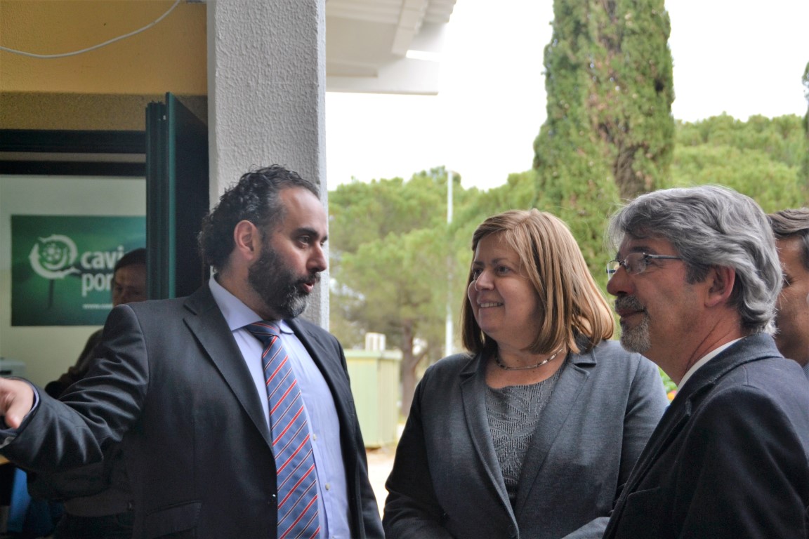 Sul Informação - Ministra do Mar ficou com «olhinhos a brilhar» após visita à Universidade do Algarve