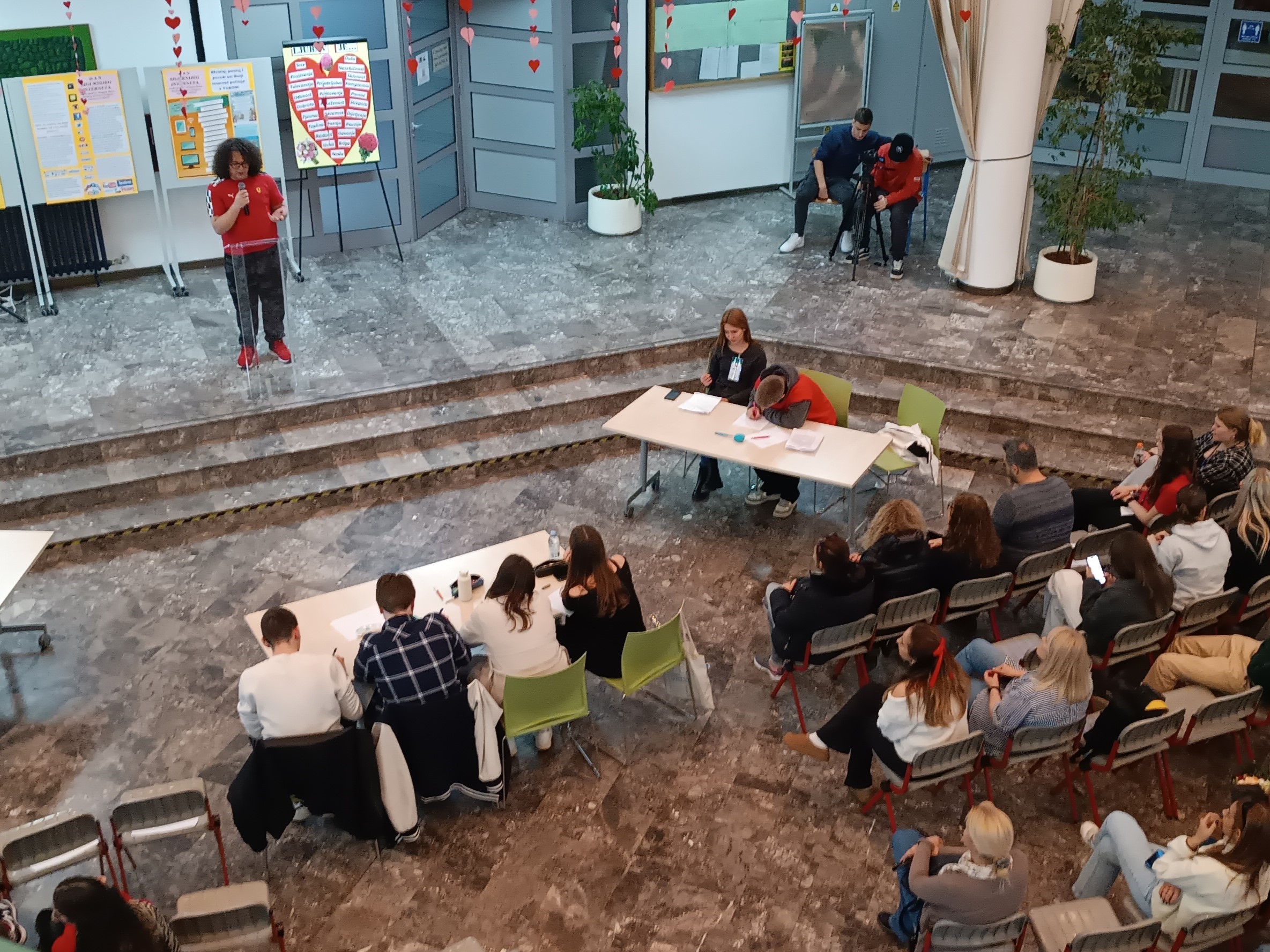Sul Informação - Alunos e professores da Pinheiro e Rosa estiveram na Croácia